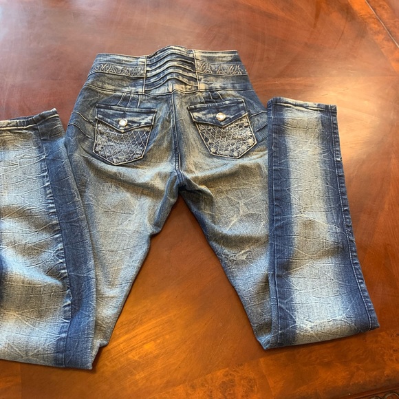 Diva Star - Picture 4 of 8